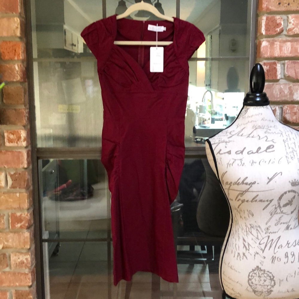 🌈 NWT - Maroon wriggle dress